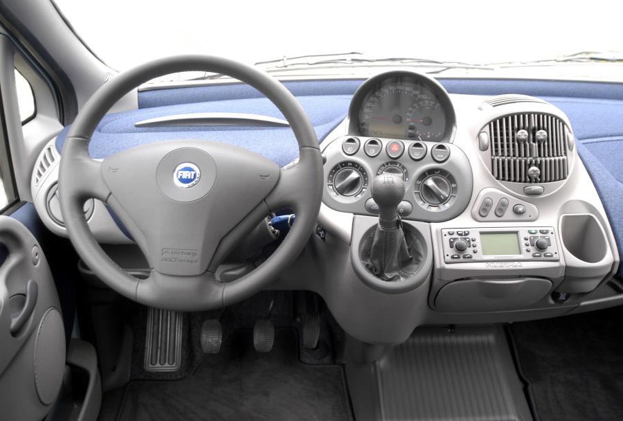 Торпедо Fiat Multipla 2004 года  (WW) (фото 33 из 44)